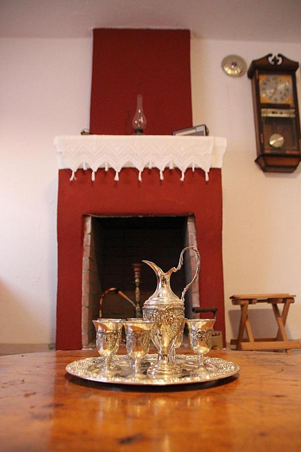 Traditional House "Plystario" Arnaía Esterno foto